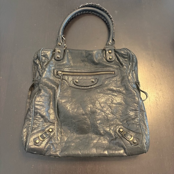 Balenciaga Velo City Black Leather Shoulder Tote Bag - Picture 2 of 15